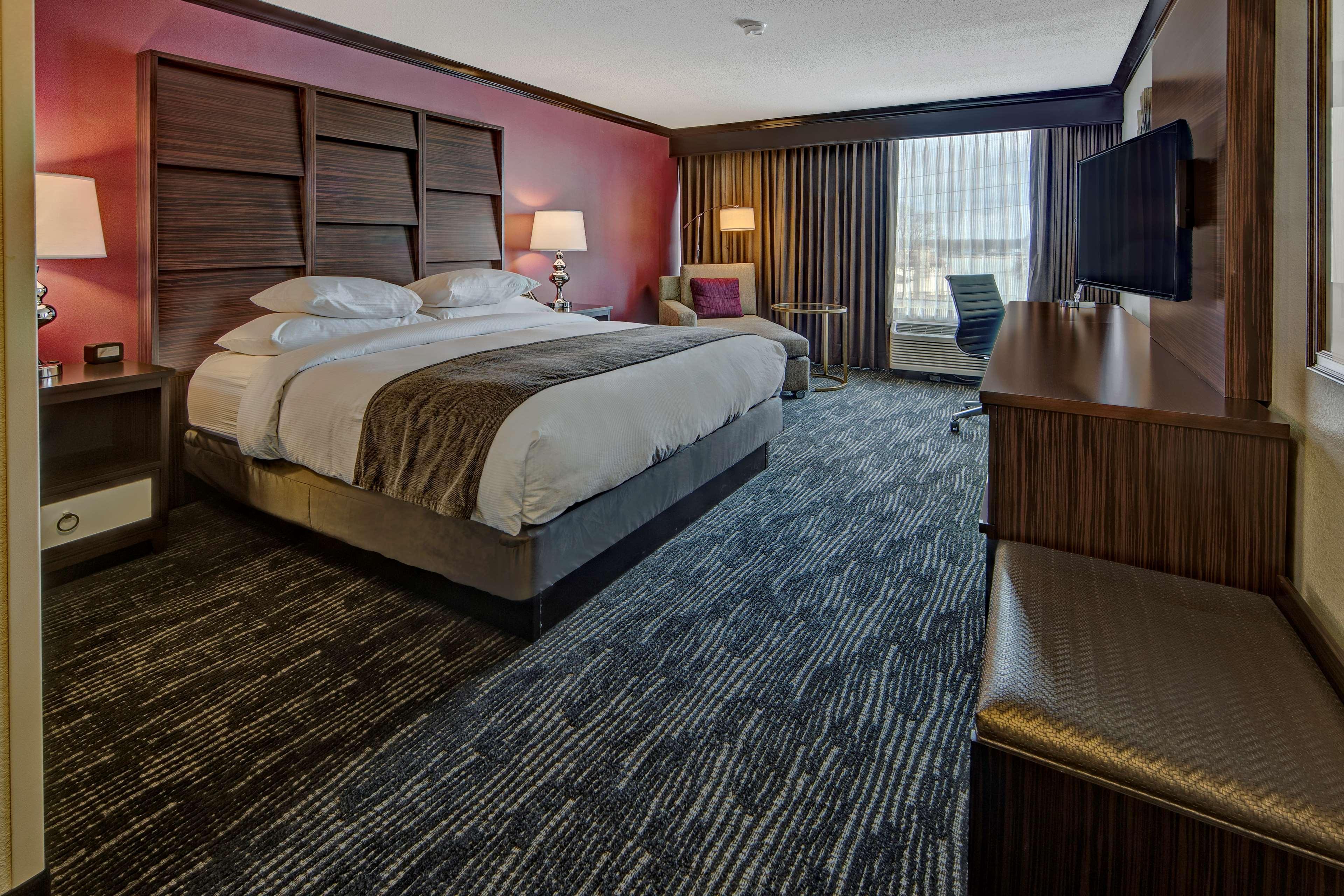 Doubletree By Hilton Decatur Riverfront Bagian luar foto