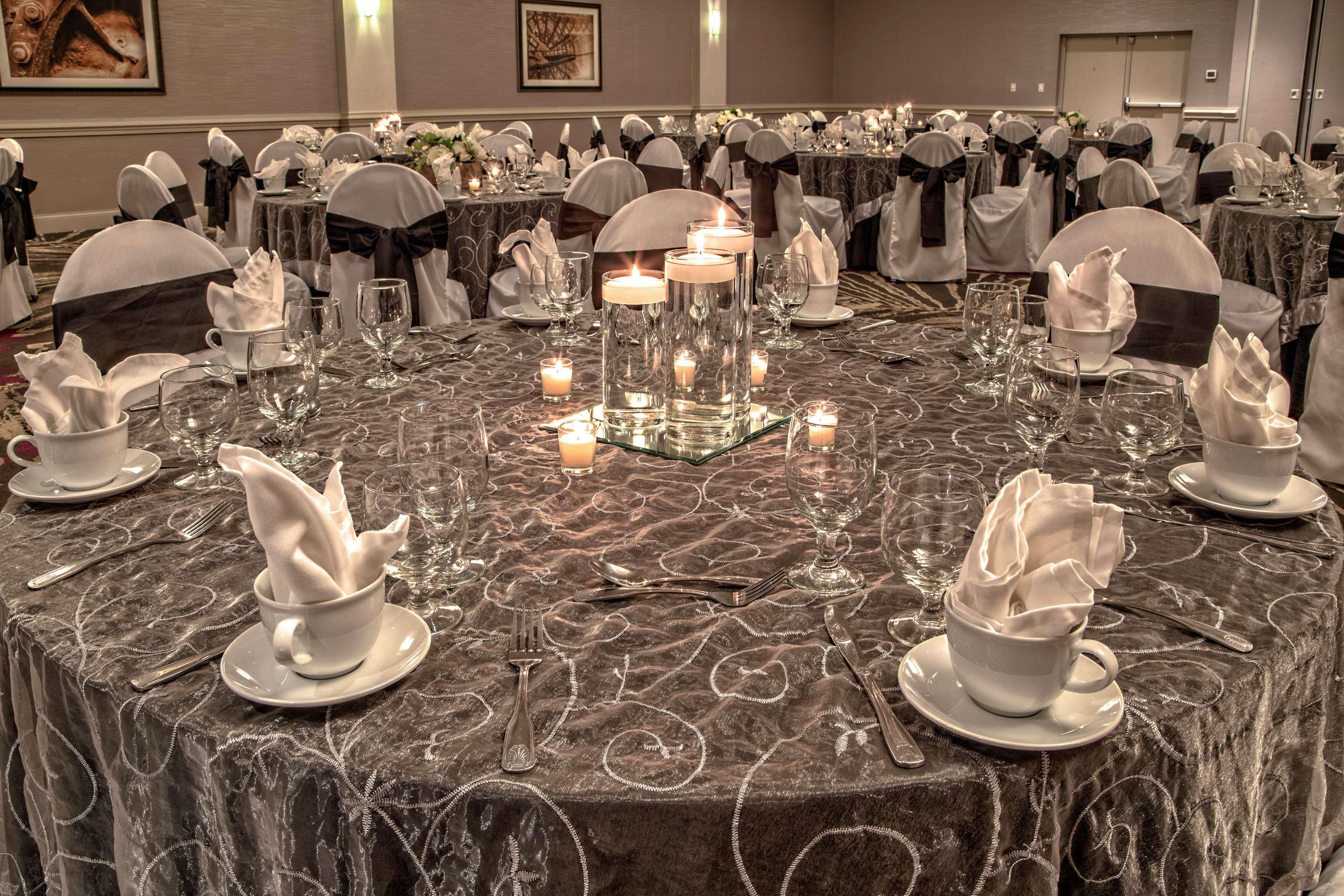 Doubletree By Hilton Decatur Riverfront Bagian luar foto