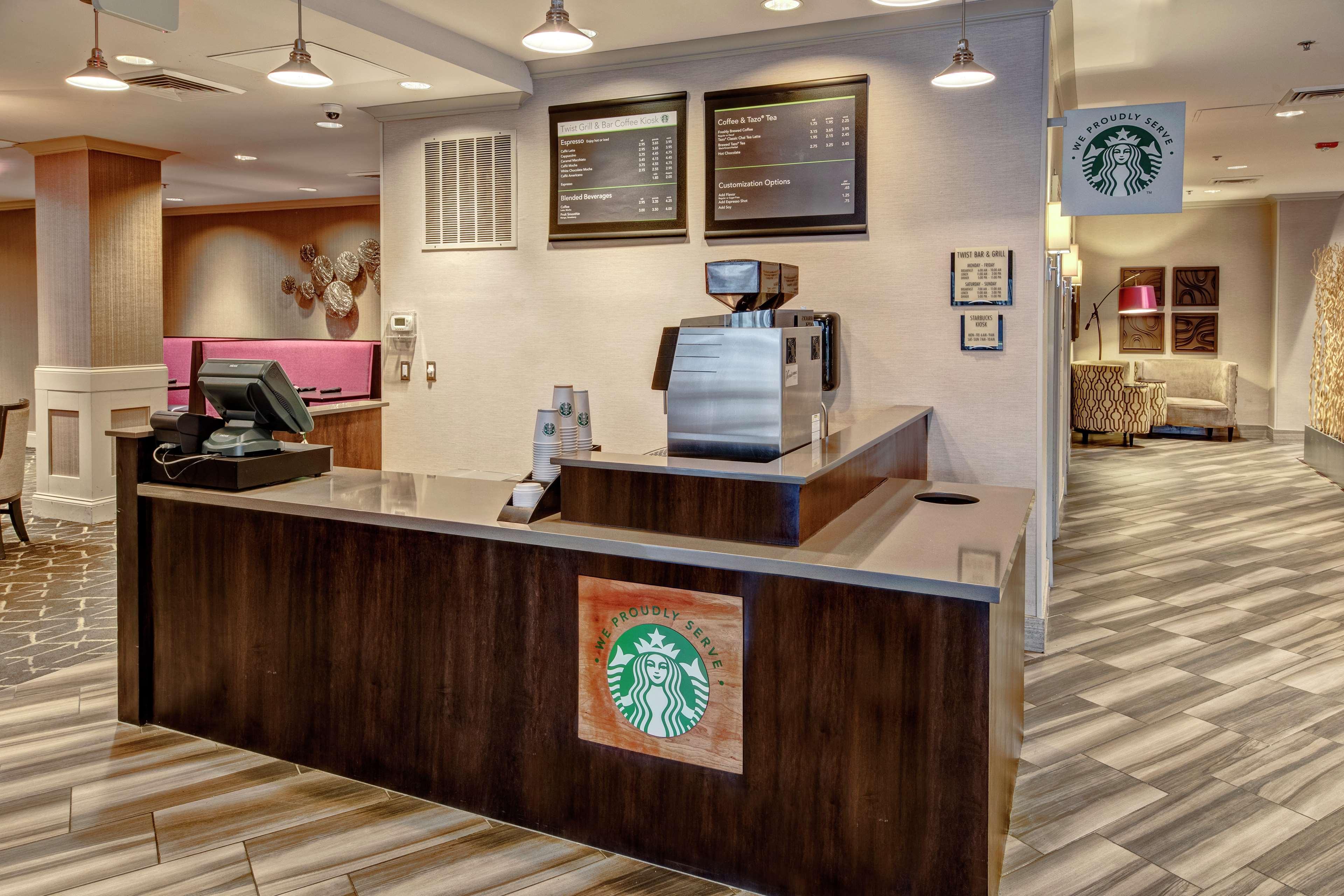Doubletree By Hilton Decatur Riverfront Bagian luar foto