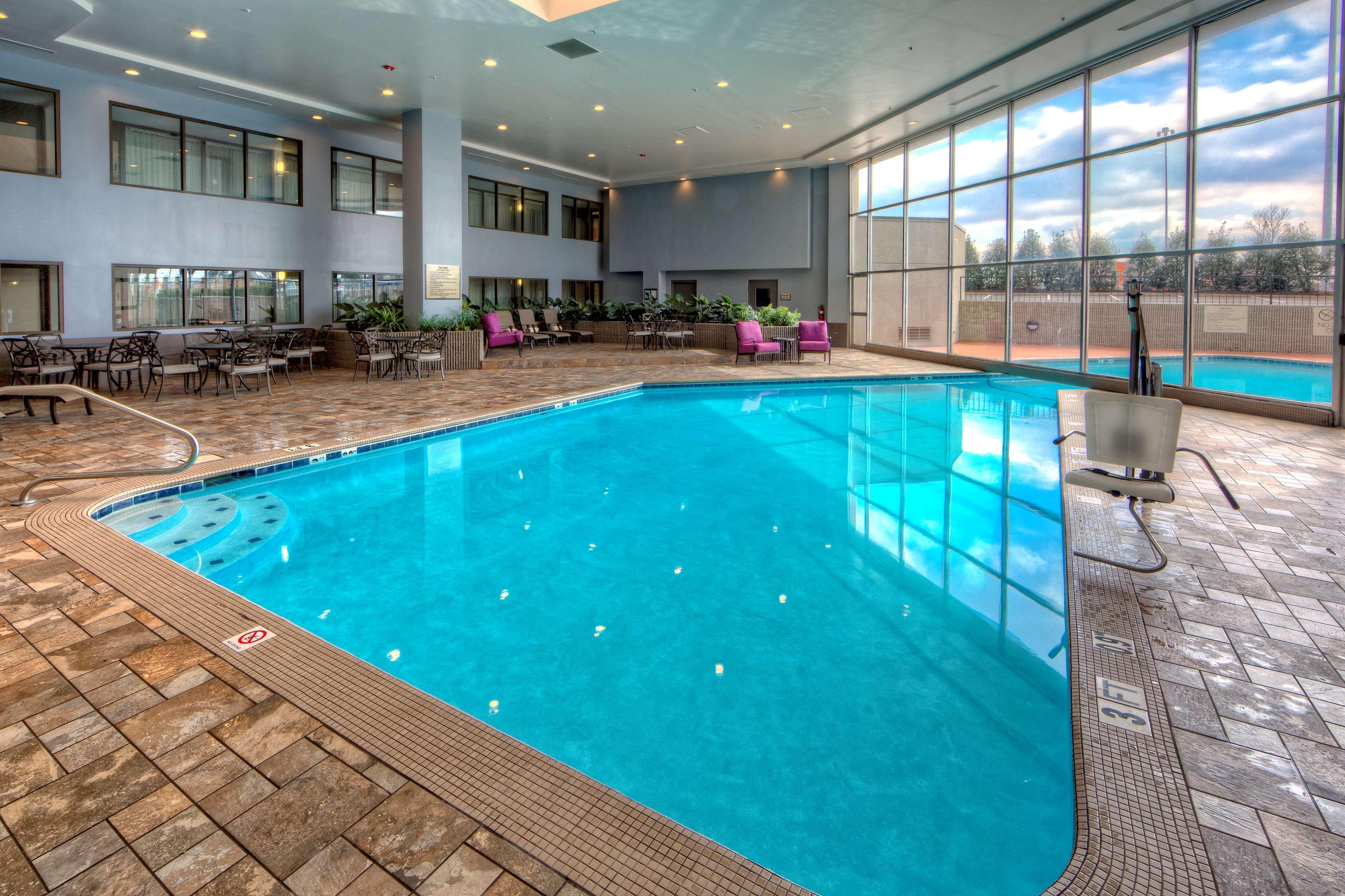Doubletree By Hilton Decatur Riverfront Bagian luar foto
