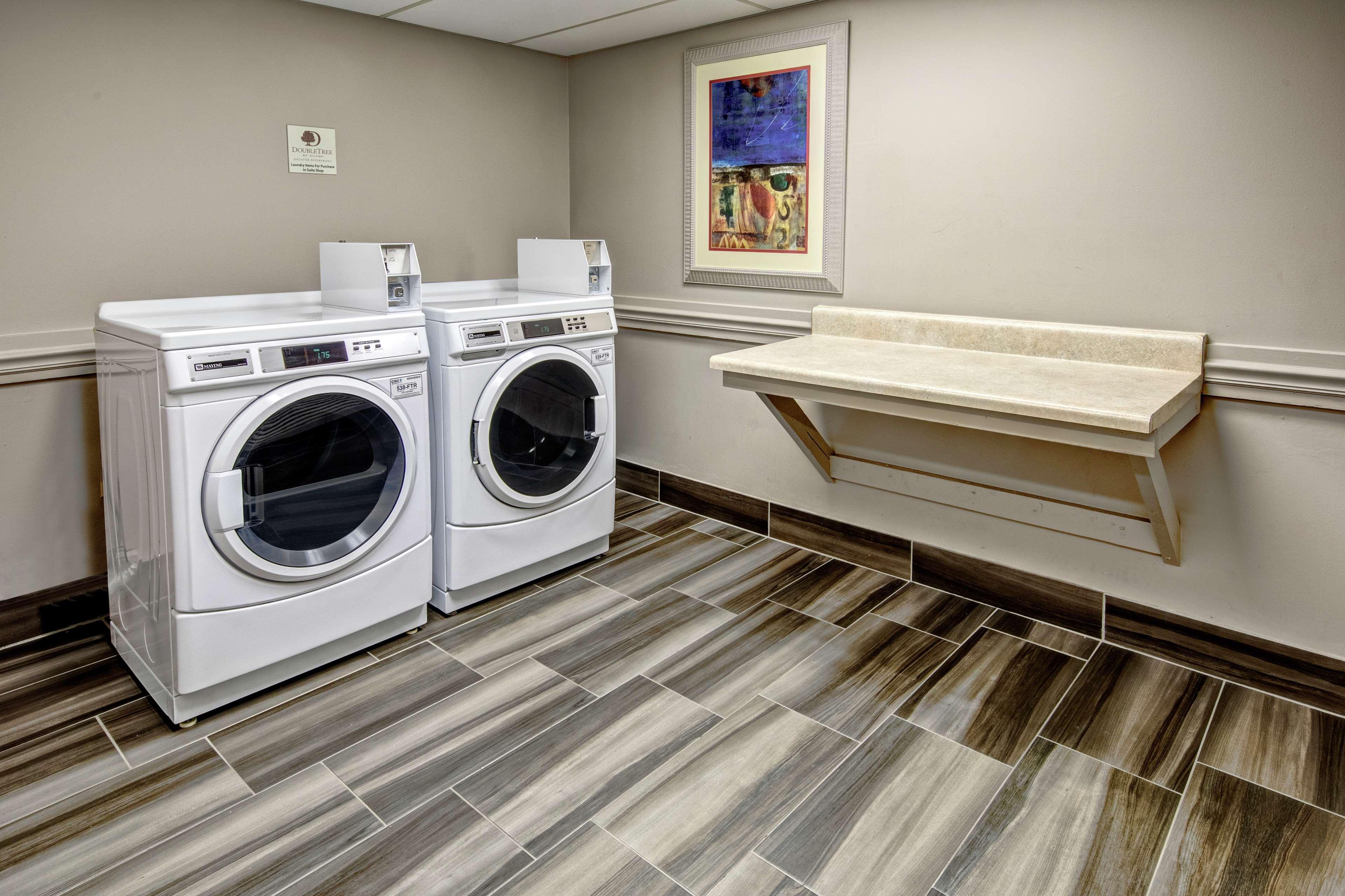 Doubletree By Hilton Decatur Riverfront Bagian luar foto