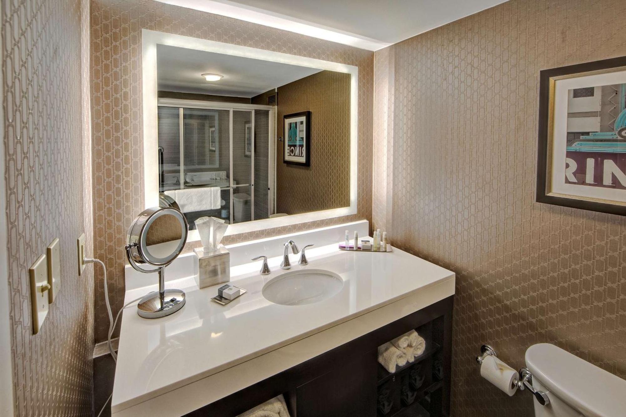 Doubletree By Hilton Decatur Riverfront Bagian luar foto