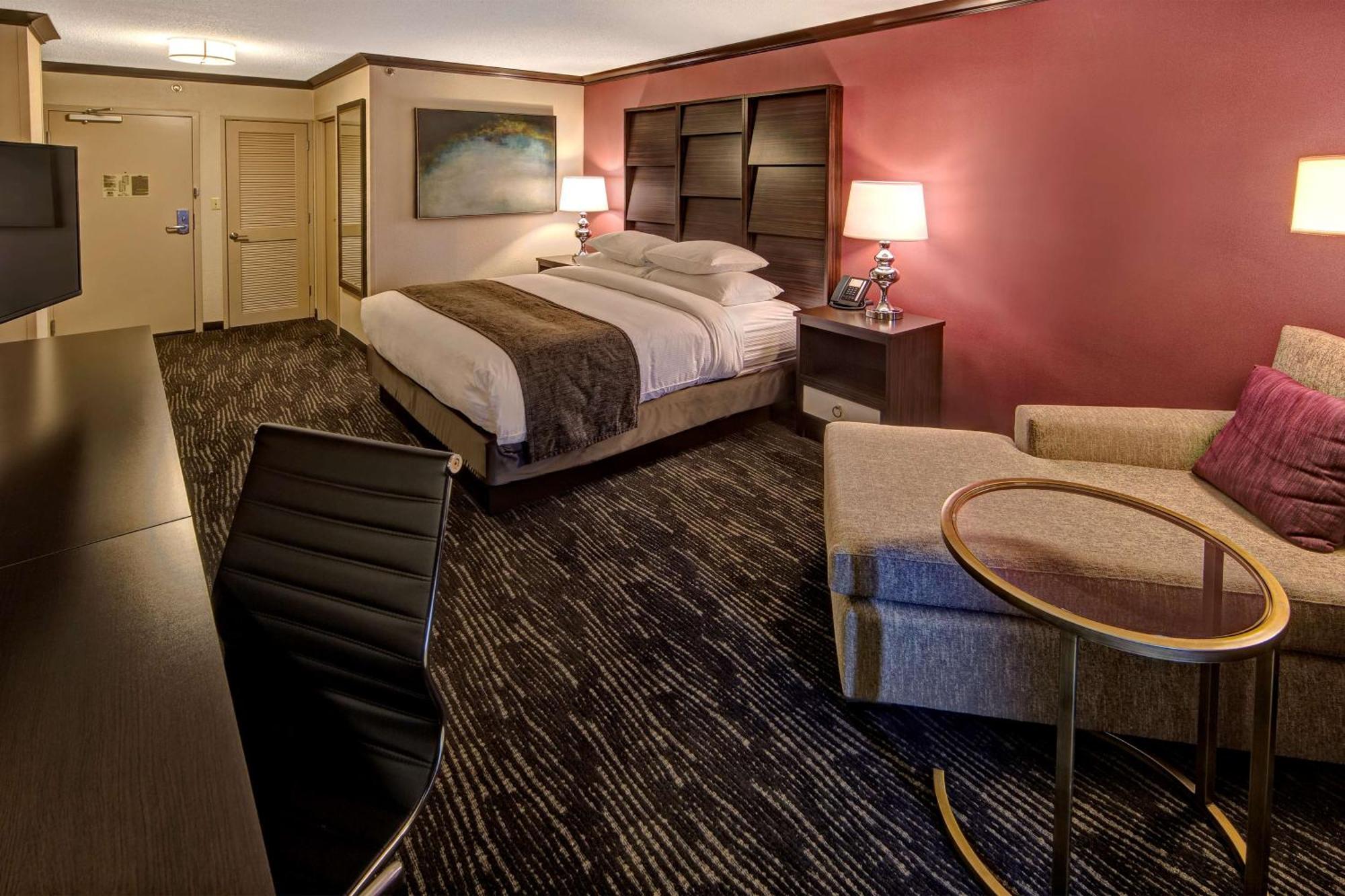 Doubletree By Hilton Decatur Riverfront Bagian luar foto
