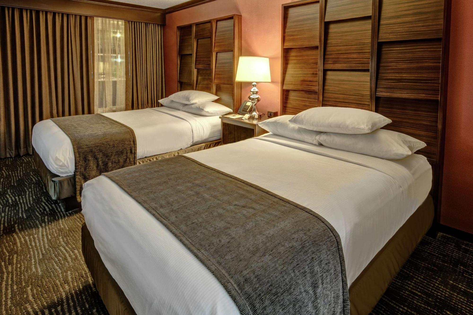 Doubletree By Hilton Decatur Riverfront Bagian luar foto