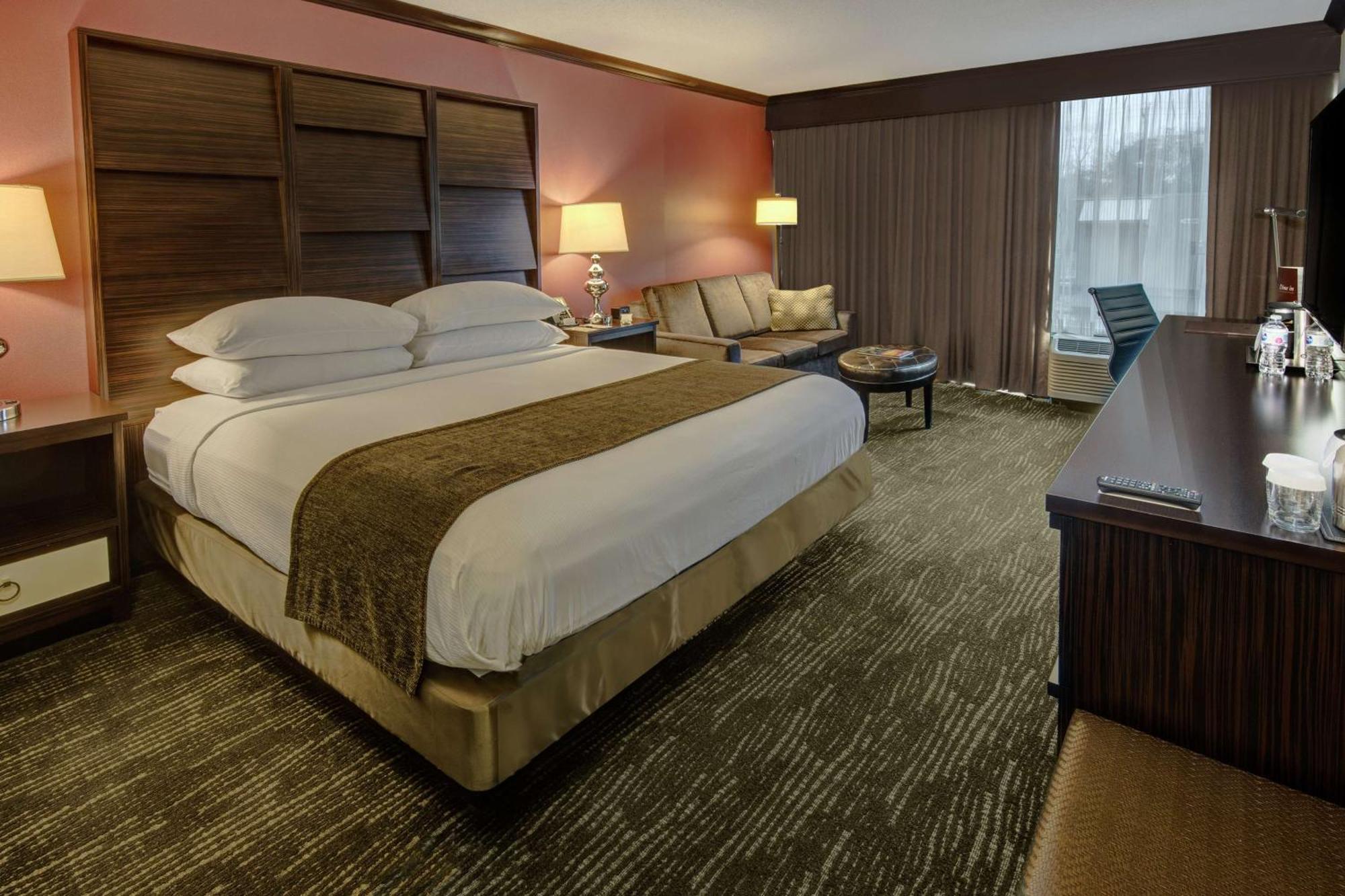 Doubletree By Hilton Decatur Riverfront Bagian luar foto