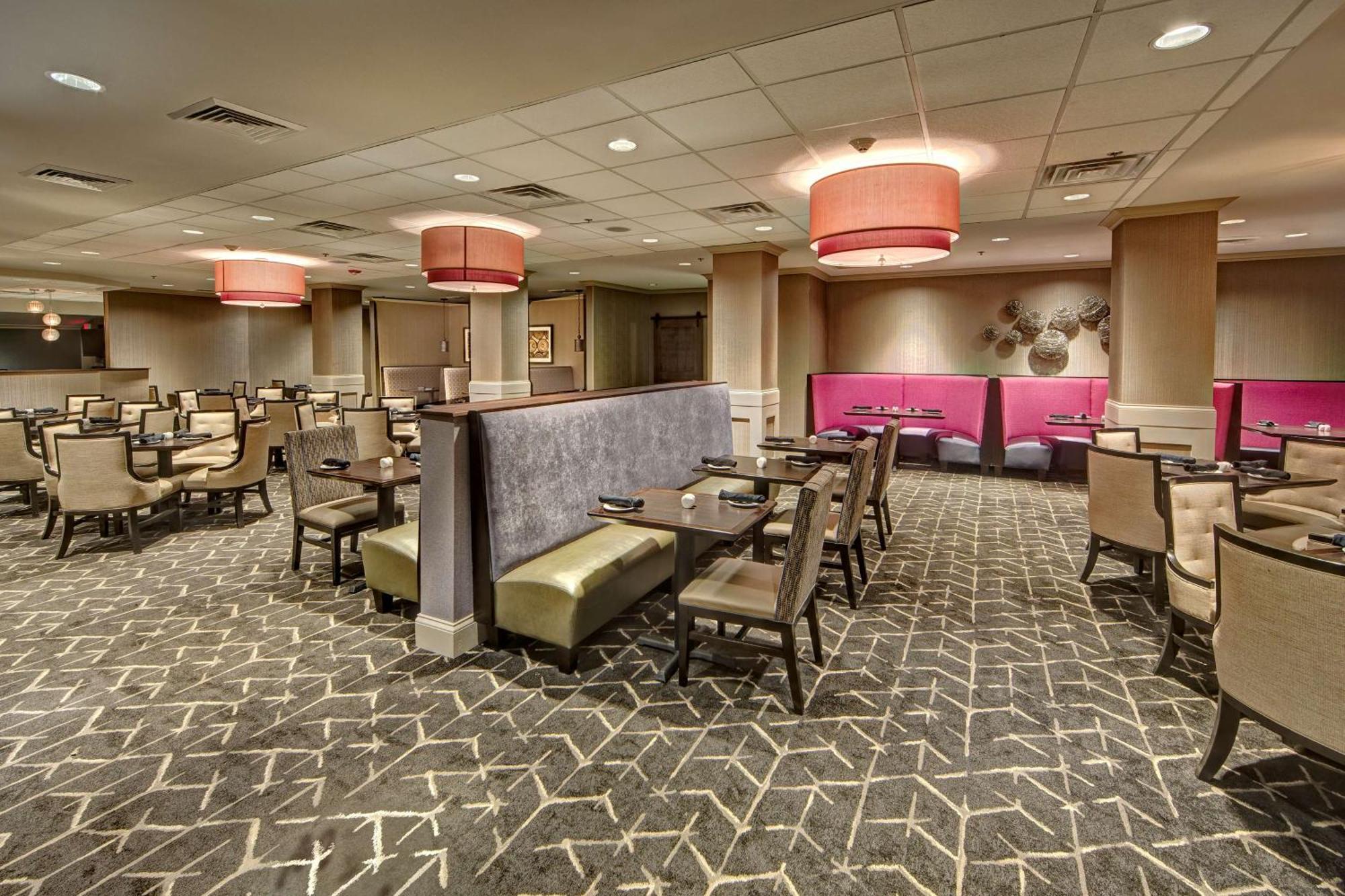 Doubletree By Hilton Decatur Riverfront Bagian luar foto
