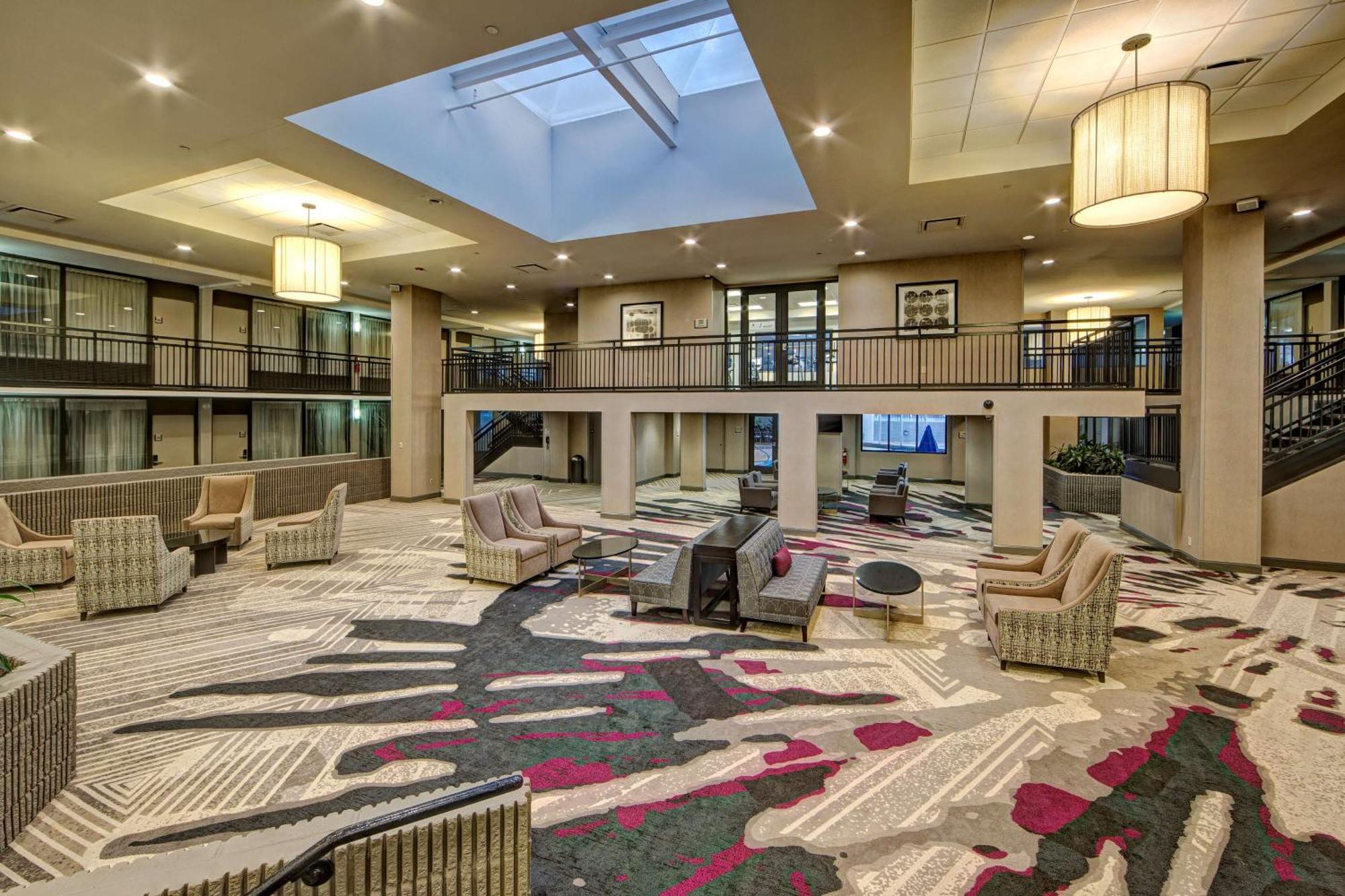 Doubletree By Hilton Decatur Riverfront Bagian luar foto